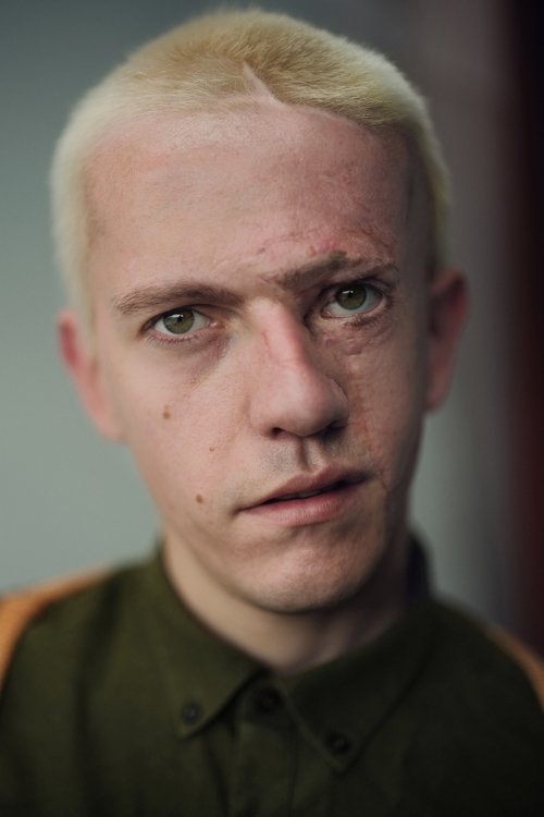 Robert Rhodes profile