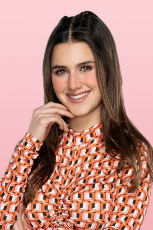 Karina Flores profile