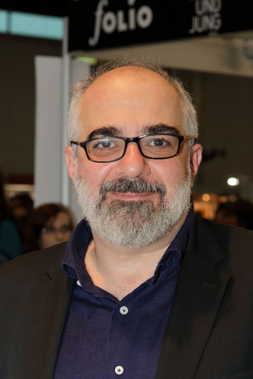 Michael Niavarani profile