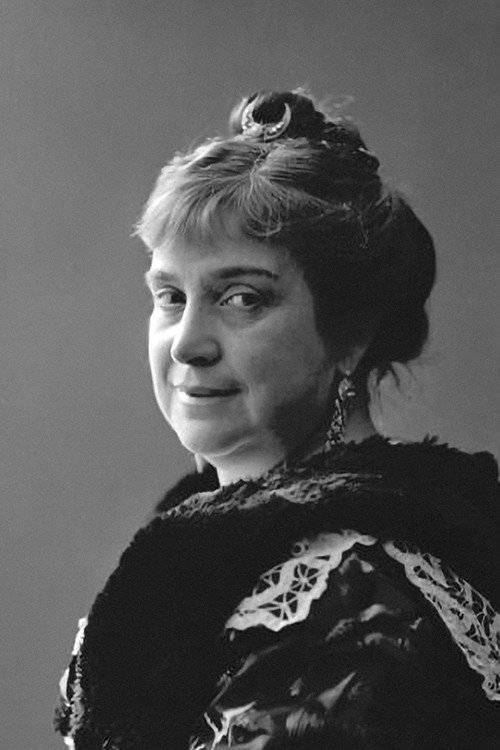 Photo of Lucília Simões, Acting