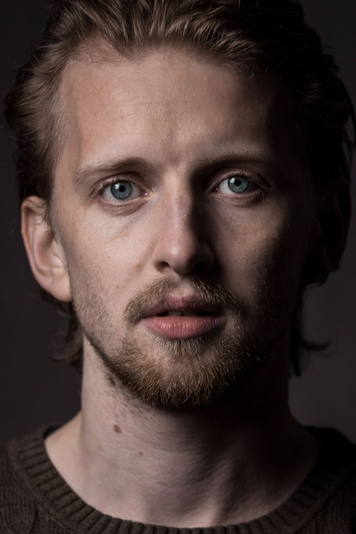 Photo of Simon Kaarfast, Acting