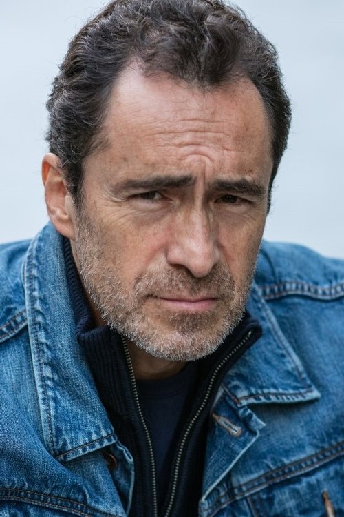 Demián Bichir profile