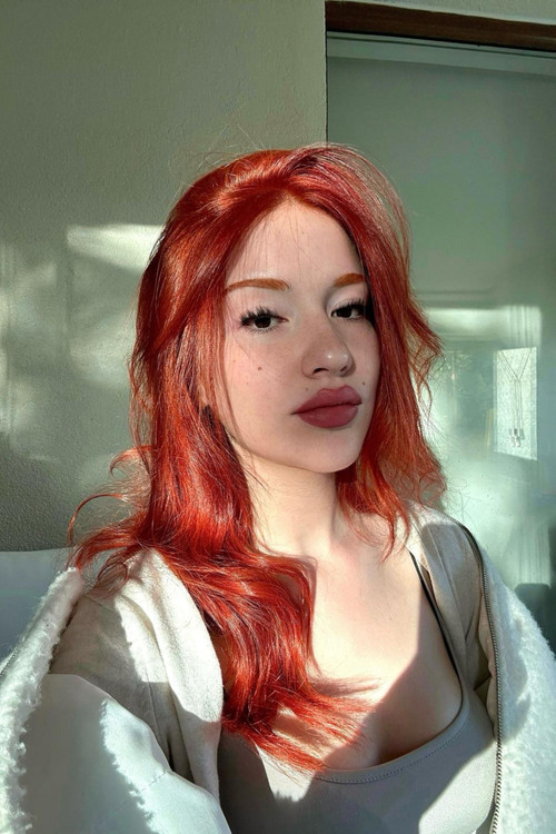 Photo of Selin Aksar, Art