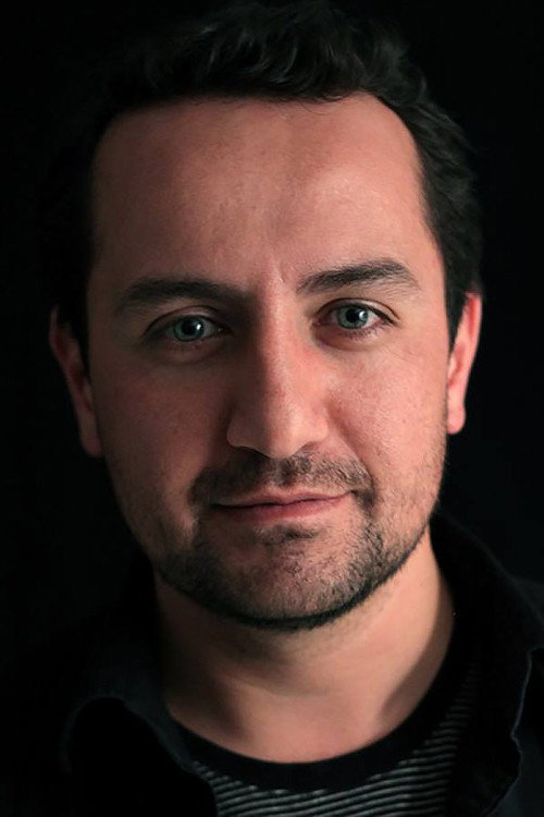 Alfredo León León profile