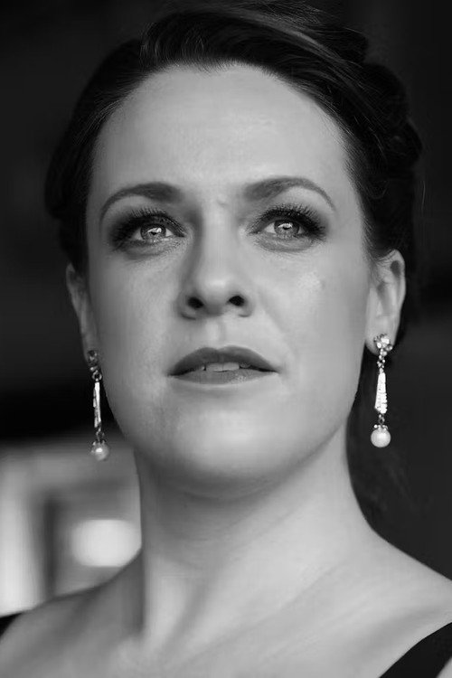 Photo of Gemma Summerfield, Acting