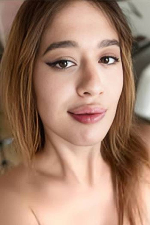 Photo of Mia de Vil, Acting