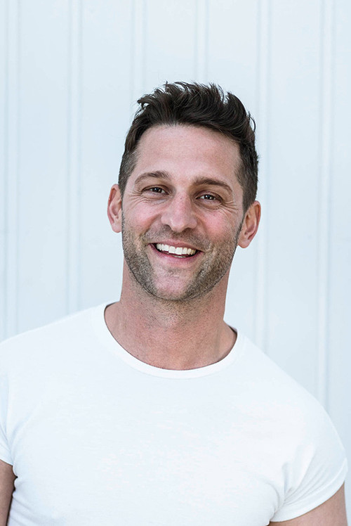 Alexander Kumptner profile