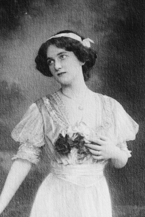 Photo of Olga Desmond, Acting