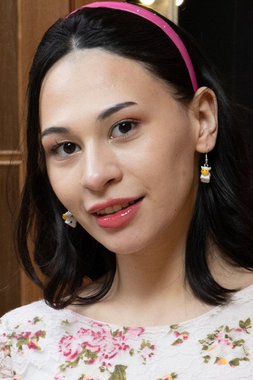 Photo of Roxy Muray, Acting