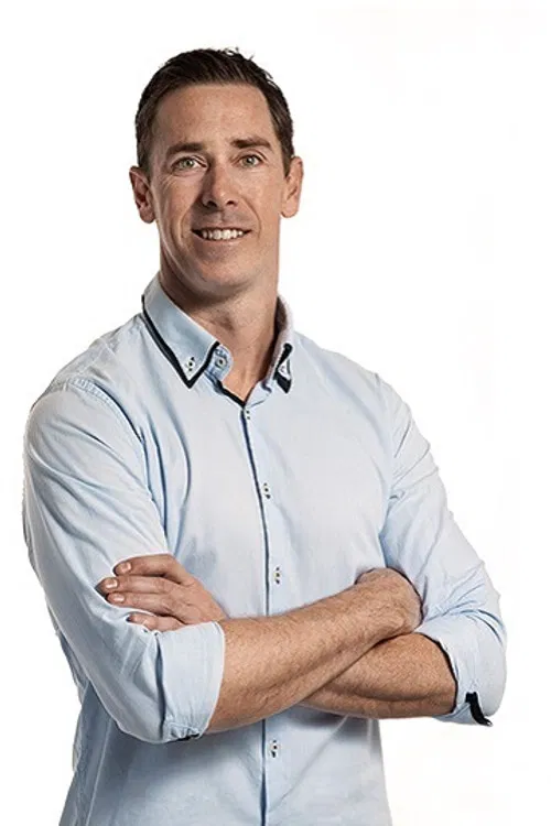 Nick Maxwell profile