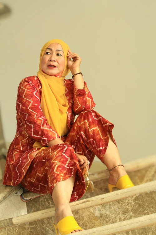Photo of Rina DD Basrindu, Acting