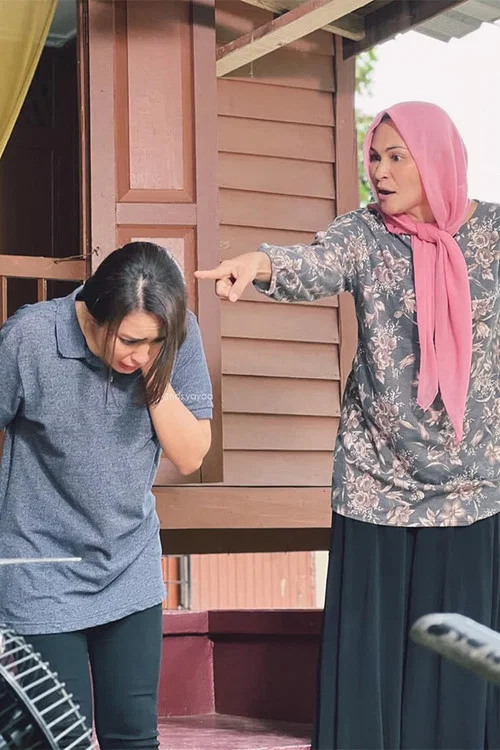 Movie poster for Antara Ikhlas dan Kaca (2022)