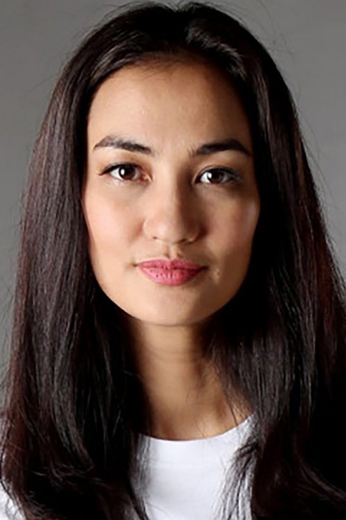 Atiqah Hasiholan profile