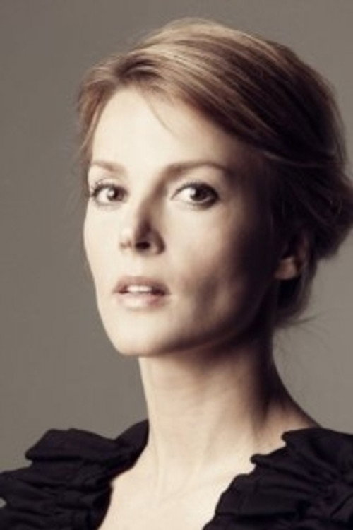 Photo of Izabella Jo Tschig, Acting