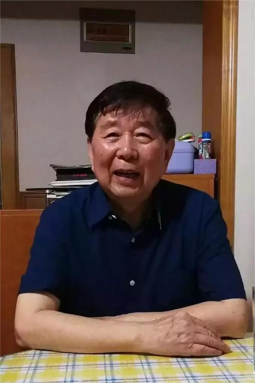 Photo of Ling Shu, Writing