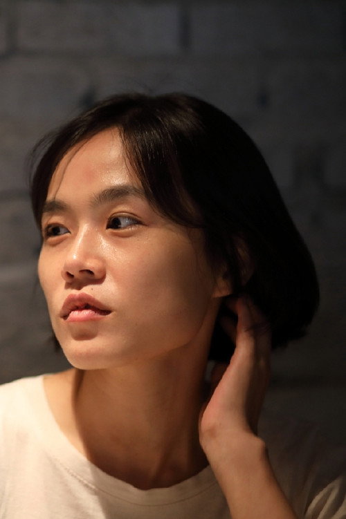 Photo of Jang Yoon-mi, Writing