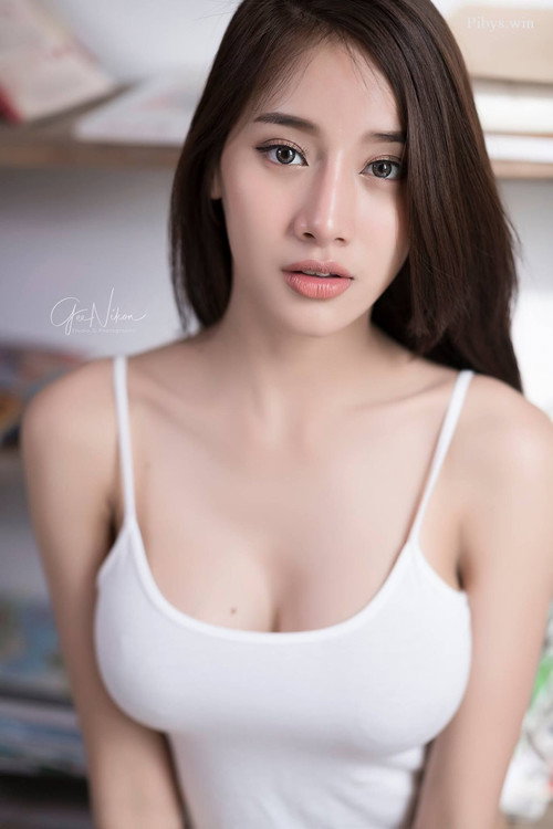 Pichana Yoosuk profile