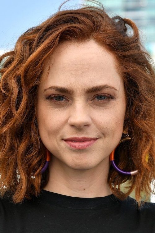 Fiona Dourif profile