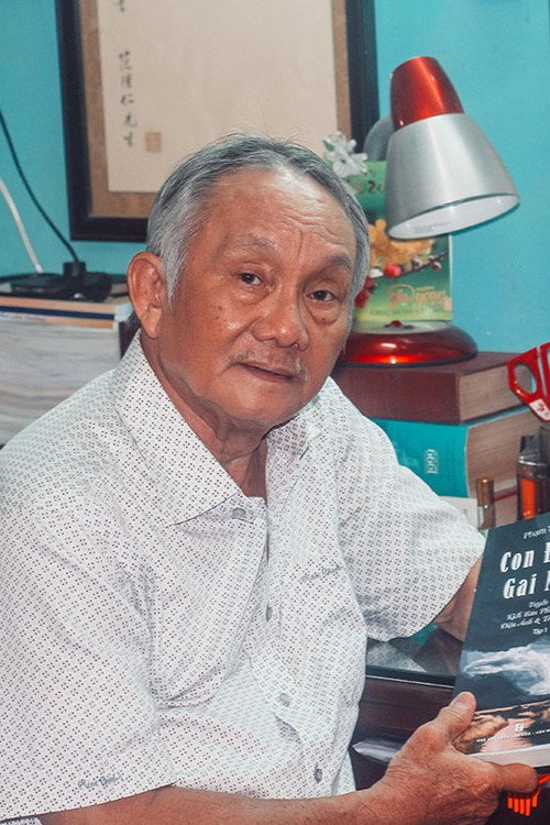 Photo of Phạm Thuỳ Nhân, Writing