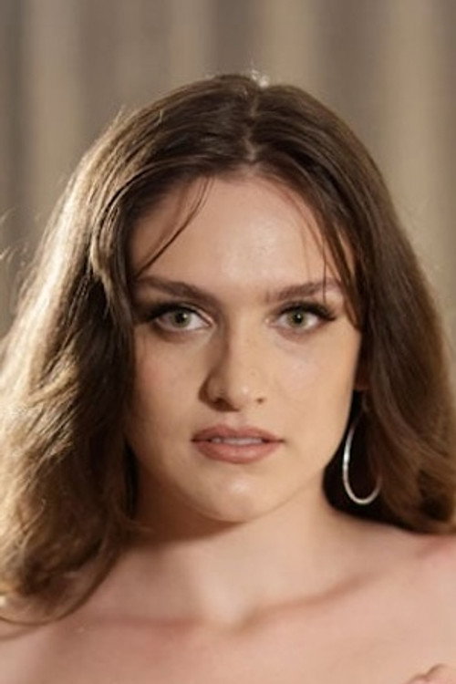 Photo of Lola Sinn, Acting