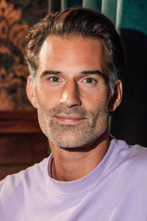 Photo of Sean Dhondt, Acting