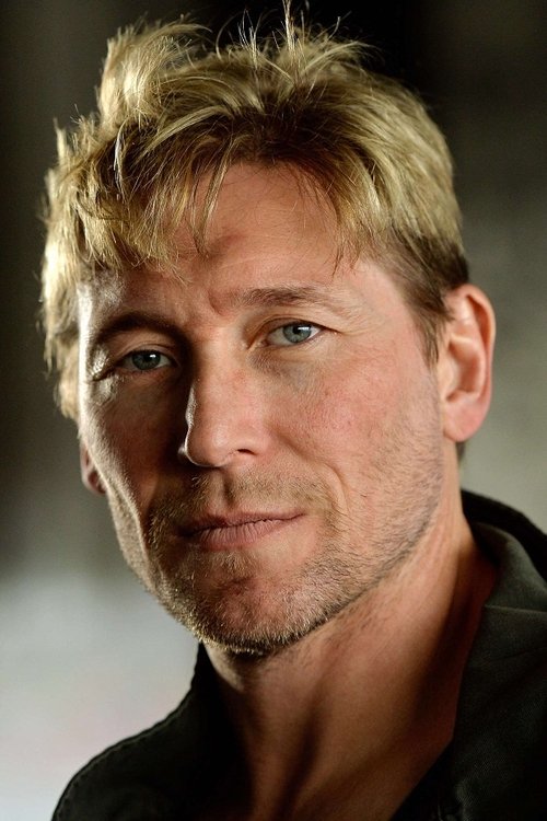 Aaron James Cash profile