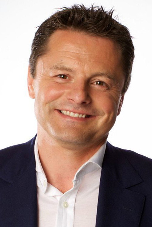 Chris Hollins profile