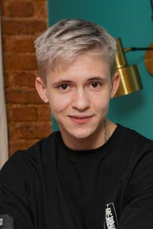 Photo of Max Gen, Acting