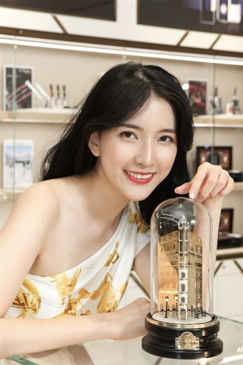 Photo of Andrea Chen, Acting
