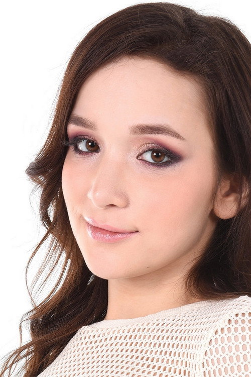 Photo of Ellie Leen, Acting