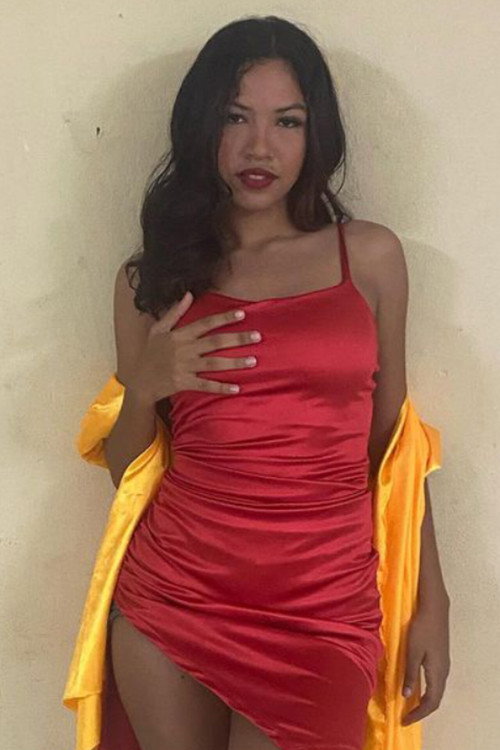 Photo of Anne Oliveira, Acting