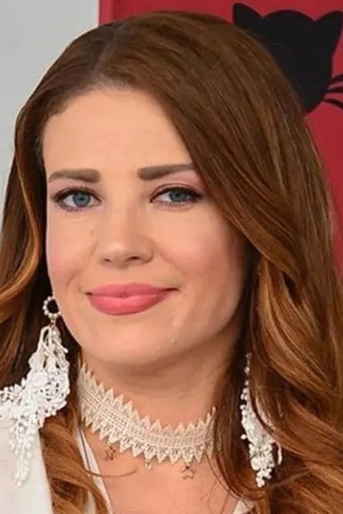 Esra Sönmezer profile