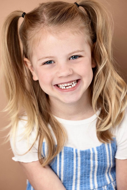 Photo of Elle Riot Fox, Acting