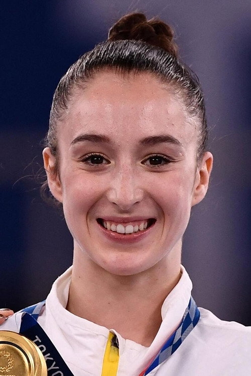 Nina Derwael profile