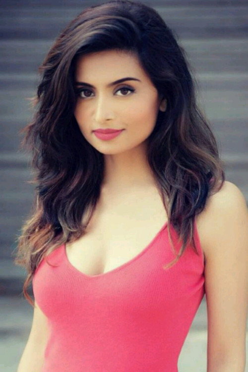 Photo of Elisha Kriis, Acting