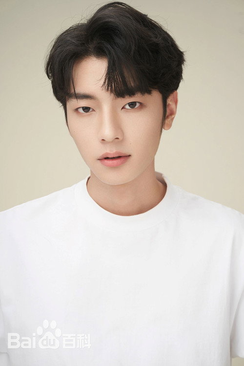 Zhang Jiaxin profile