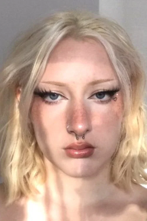 Photo of Sunflower Doll, Acting