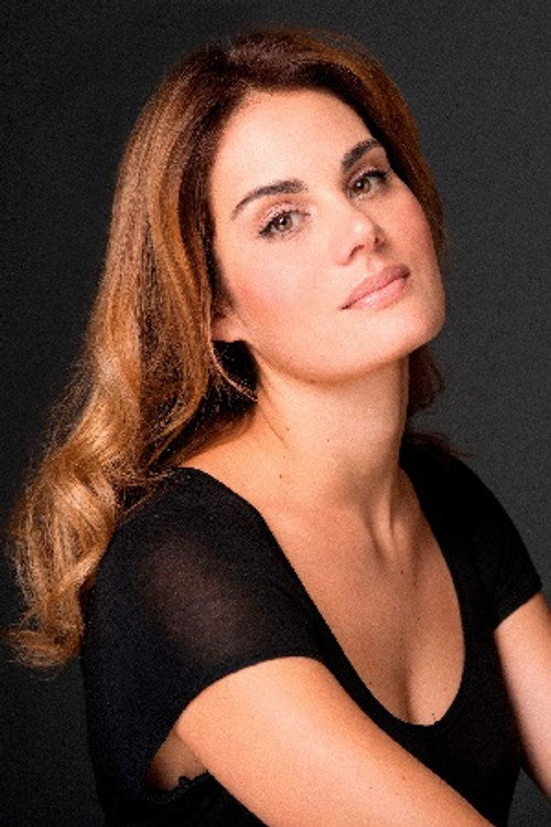 Photo of Laura Artolachipi, Acting