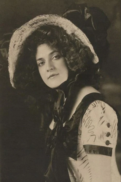 Photo of Annabelle Moore, Acting