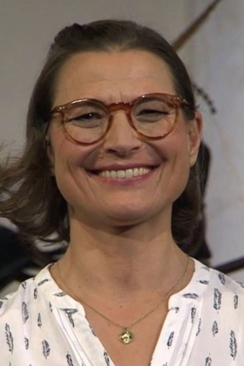 Photo of Julia Urban, Acting