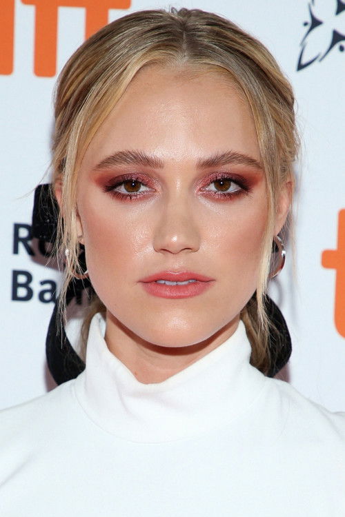 Maika Monroe profile