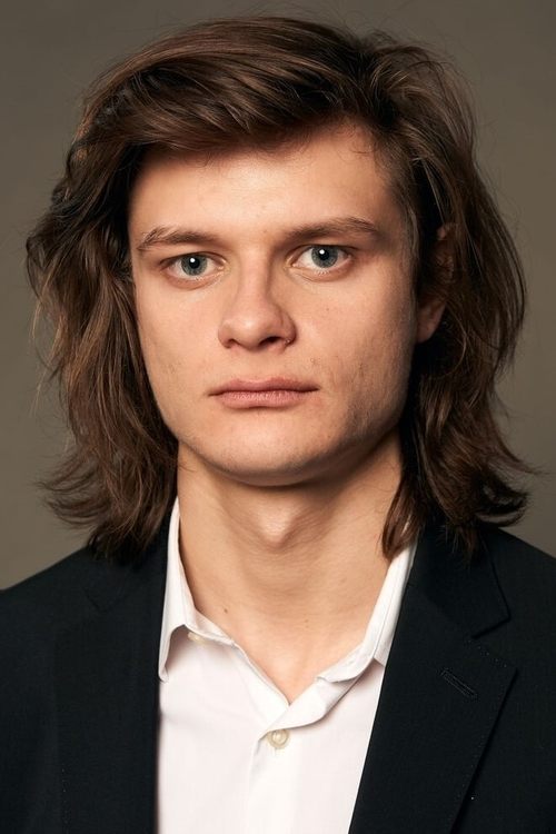 Charlie Tahan profile