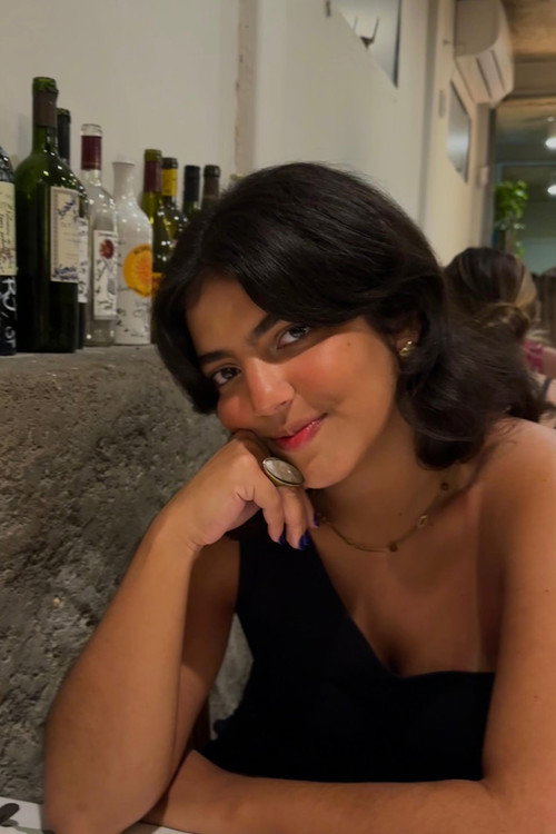 Photo of Julia Villela, Art