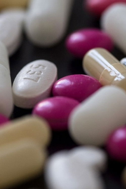 Trafic de médicaments poster