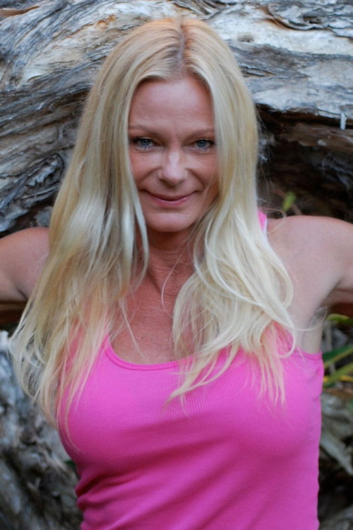 Photo of Raye Hollitt, Acting