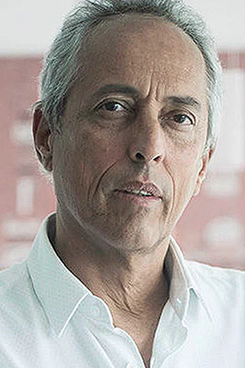 Photo of Bob Fernandes, Acting