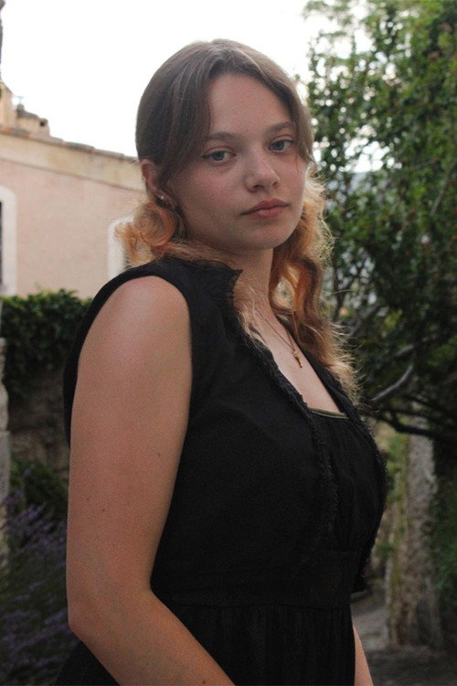 Photo of Julia Bennett, Art