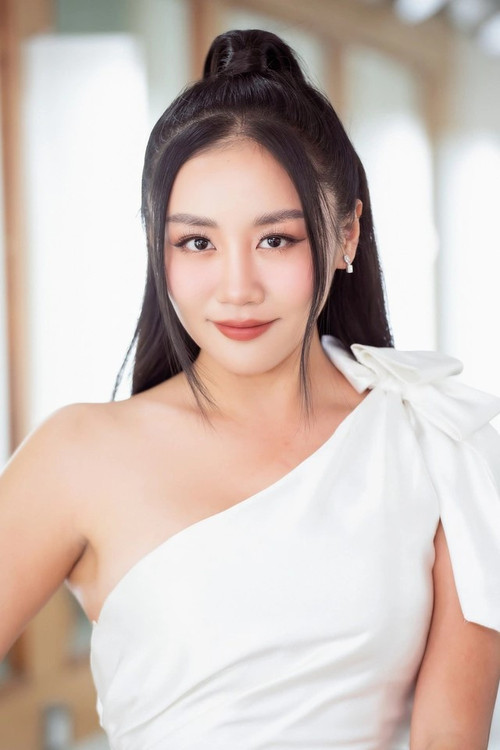 Photo of Văn Mai Hương, Acting