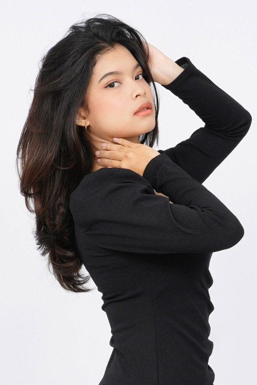 Photo of Reina Moore, Acting