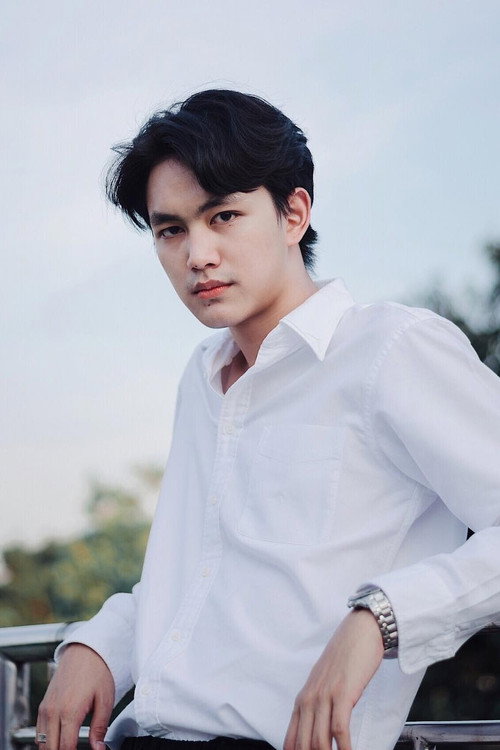 Photo of Tar Tinnaphat Leelaphiphatkul, Acting